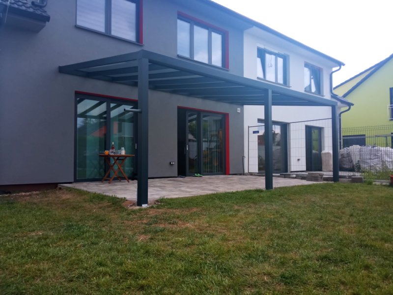 PERGOLA ESPACE DOPLNĚNÁ O LED OSVĚTLENÍ
