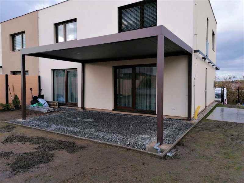 PERGOLA ALUX BIOclimatic V ATYPICKÉ BARVĚ
