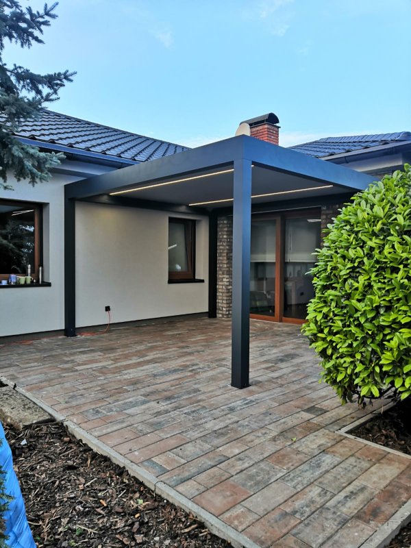 REALIZACE PERGOLY ALUX BIOclimatic S LED OSVĚTLENÍM