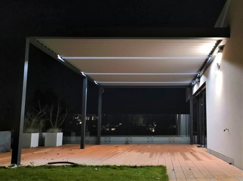 REALIZACE PERGOLY ALUX BIOclimatic S LED OSVĚTLENÍM